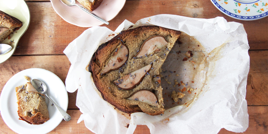 IQS- Bake and wait? Not with this geniu Pear + Lavender Slow-Cooker Cake